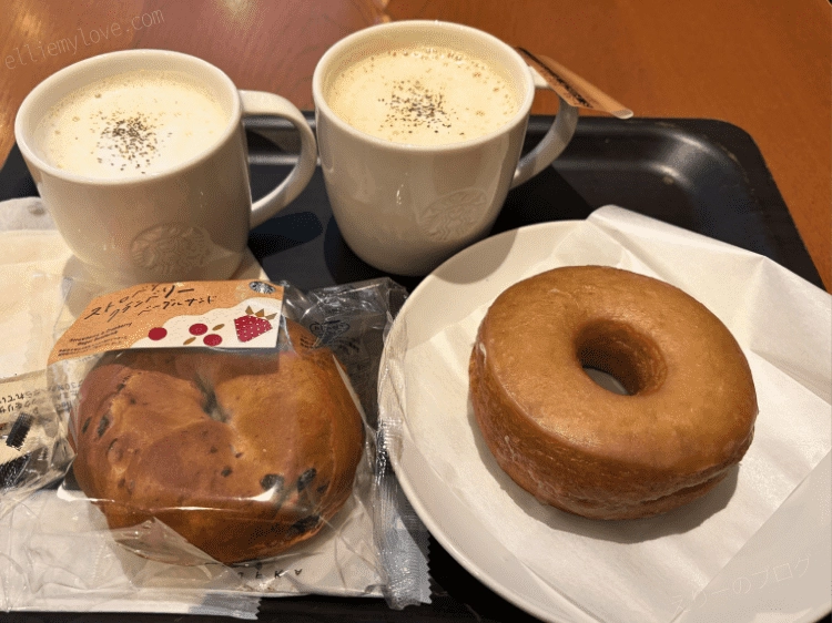 atstarbuckssoupuccinobagelsugardoughnut